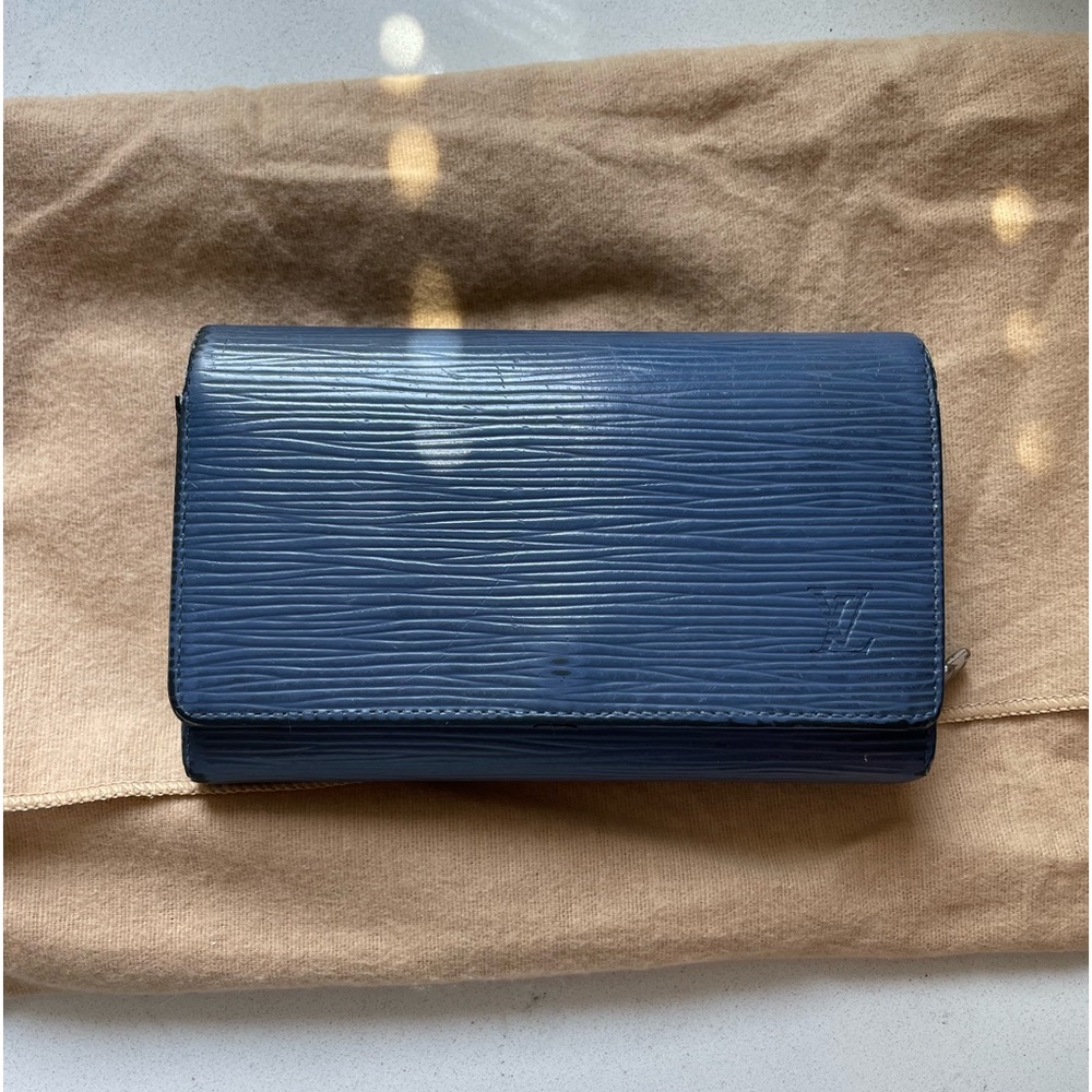 LV Toledo Blue Epi - Picture 2 of 10